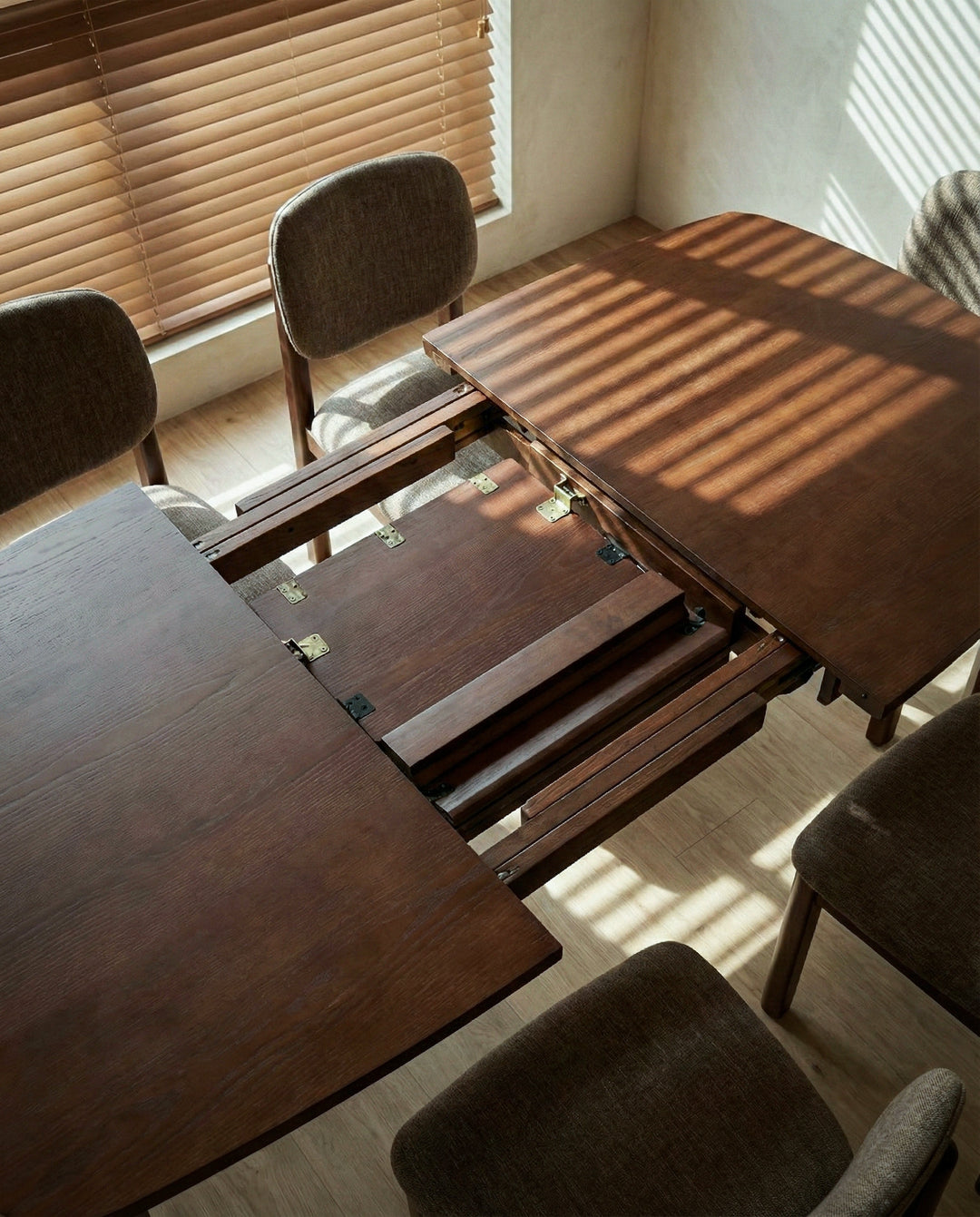 트로페즈 확장형 다이닝 테이블